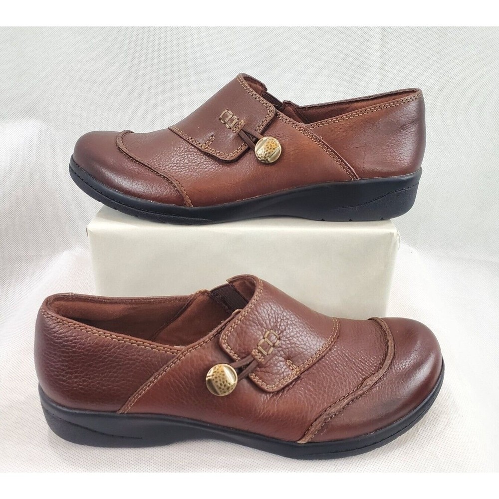 Clarks Shoes Size 7 M Cheyn Misha Round Toe Slip-On Color Brown
